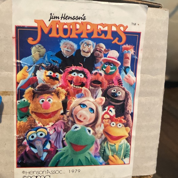 Vintage 1980 Jim Henson Muppets, Kermit The Frog in Ice Skates, Christmas Wreath - Picture 12 of 14